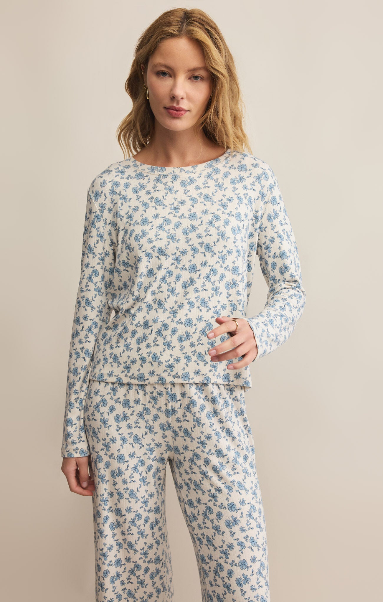 Z SUPPLY HOME TOWN DITSY LONG SLEEVE TOP IN CRYSTAL