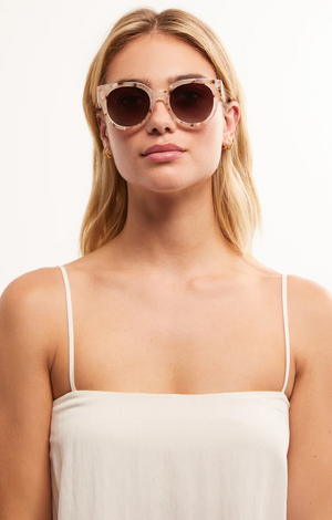 Z SUPPLY LUNCH DATE SUNGLASSES IN BLUSH PINK GRADIENT