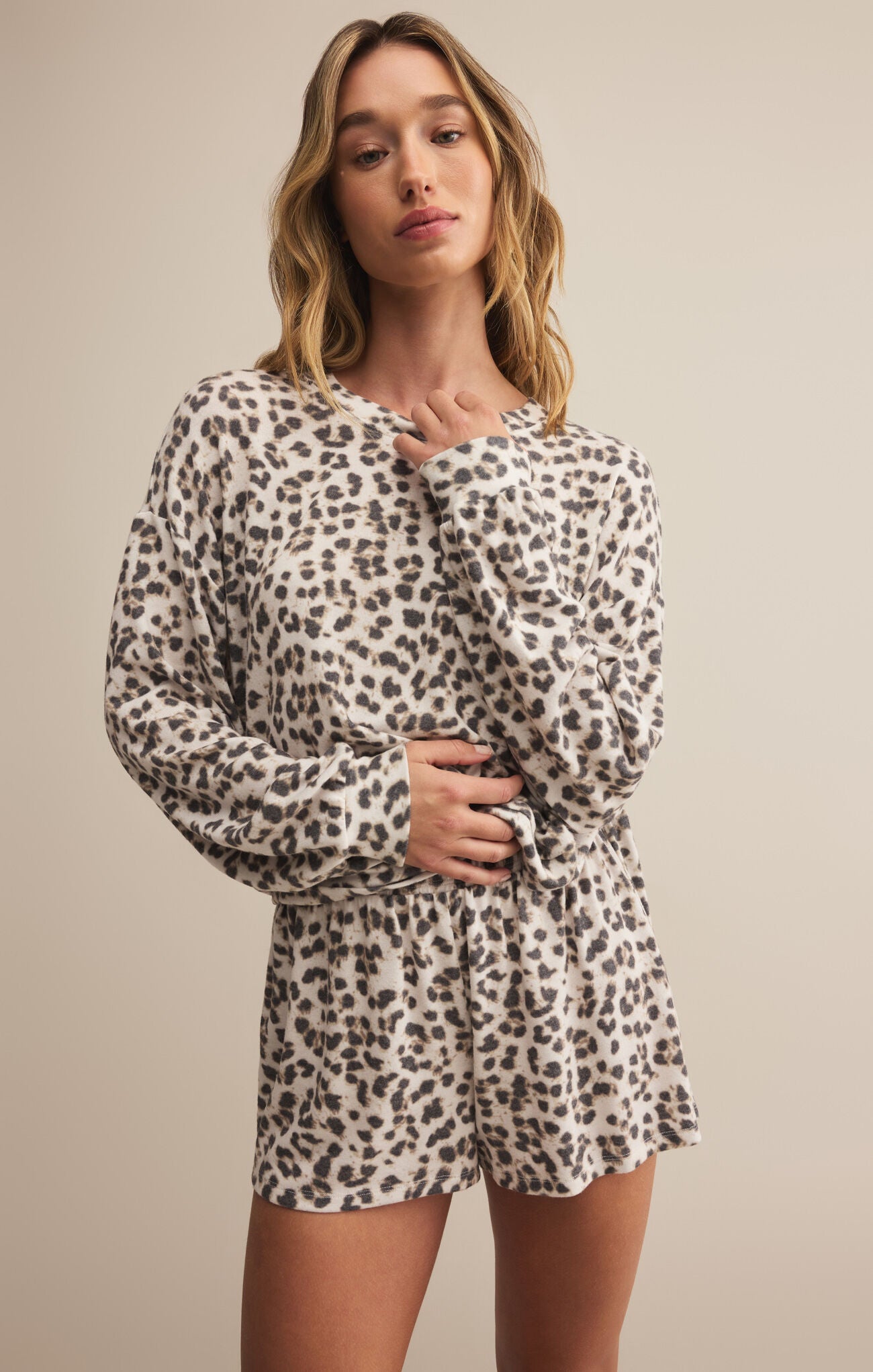 Z SUPPLY LUXE LEOPARD LONG SLEEVE TOP IN CHAMPAGNE