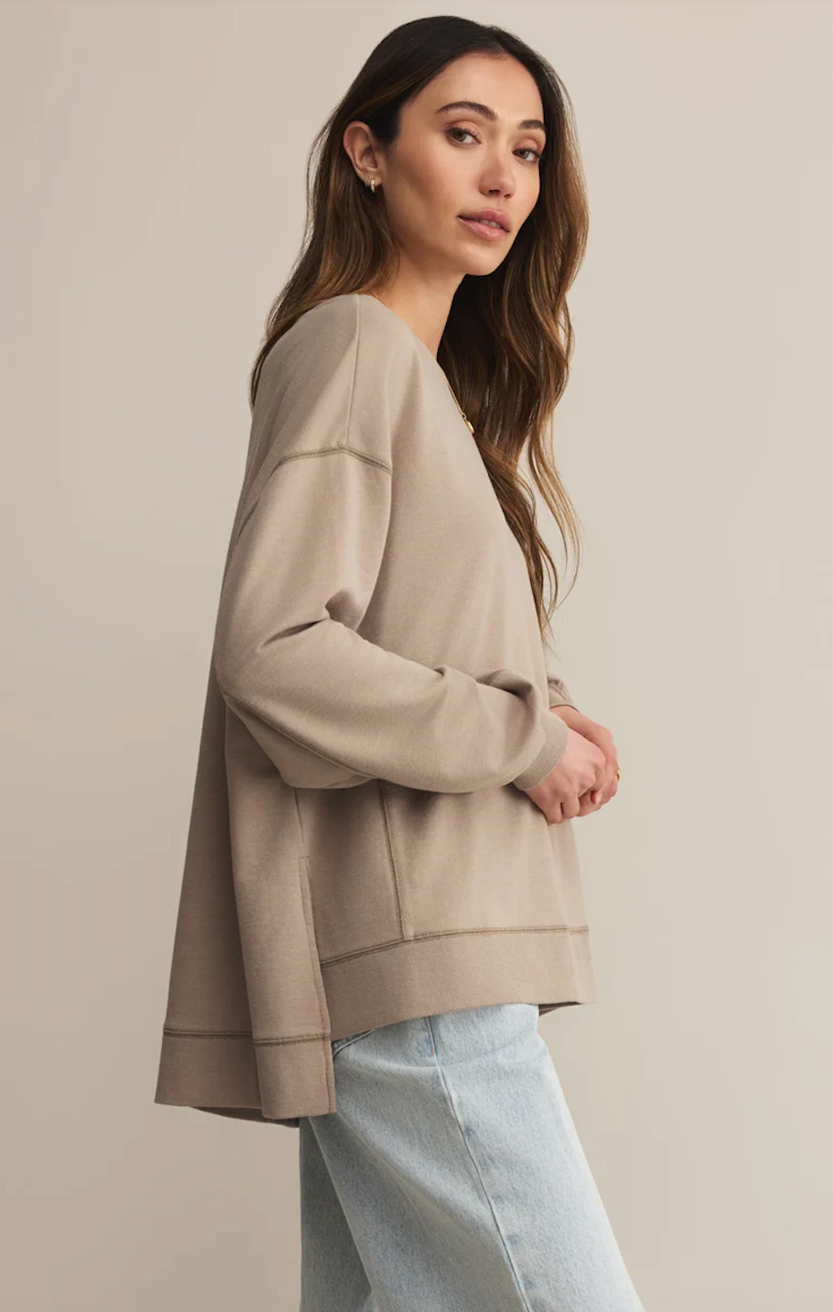 Z SUPPLY MODERN WEEKENDER SWEATSHIRT IN RETREAT
