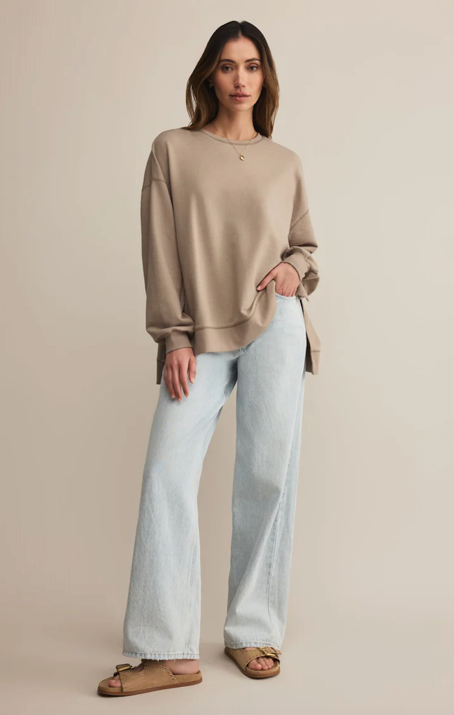Z SUPPLY MODERN WEEKENDER SWEATSHIRT IN RETREAT