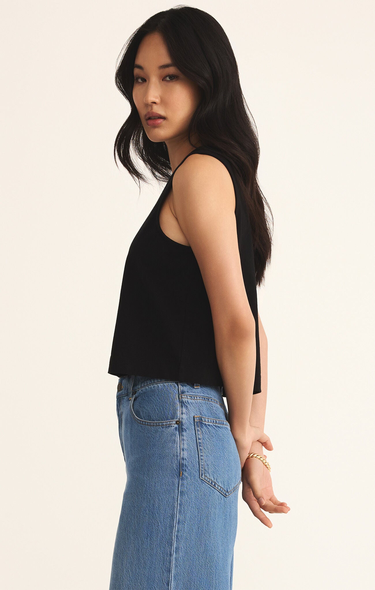 Z SUPPLY SLOANE JERSEY MUSCLE TANK IN TRUE BLACK