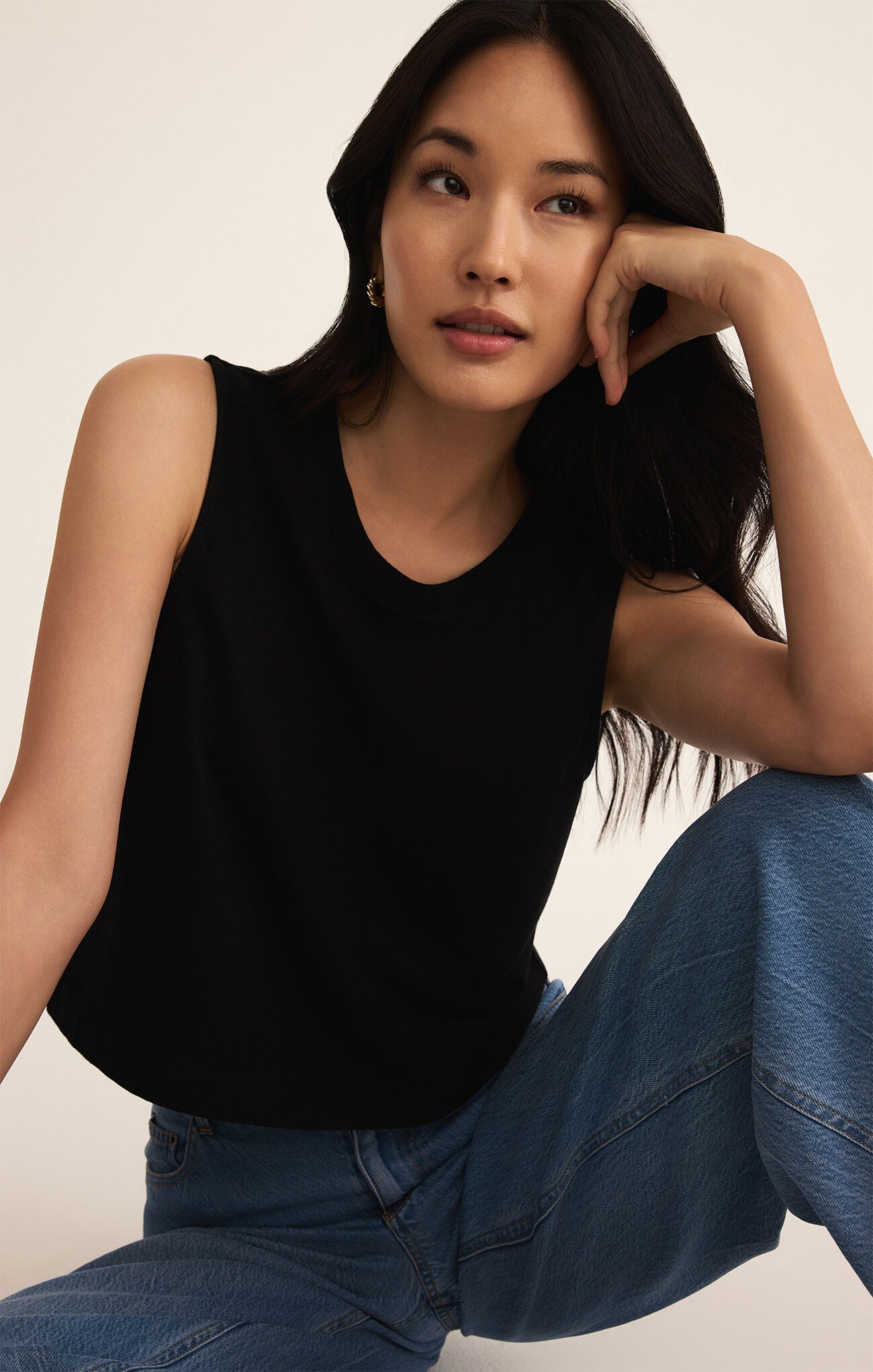 Z SUPPLY SLOANE JERSEY MUSCLE TANK IN TRUE BLACK