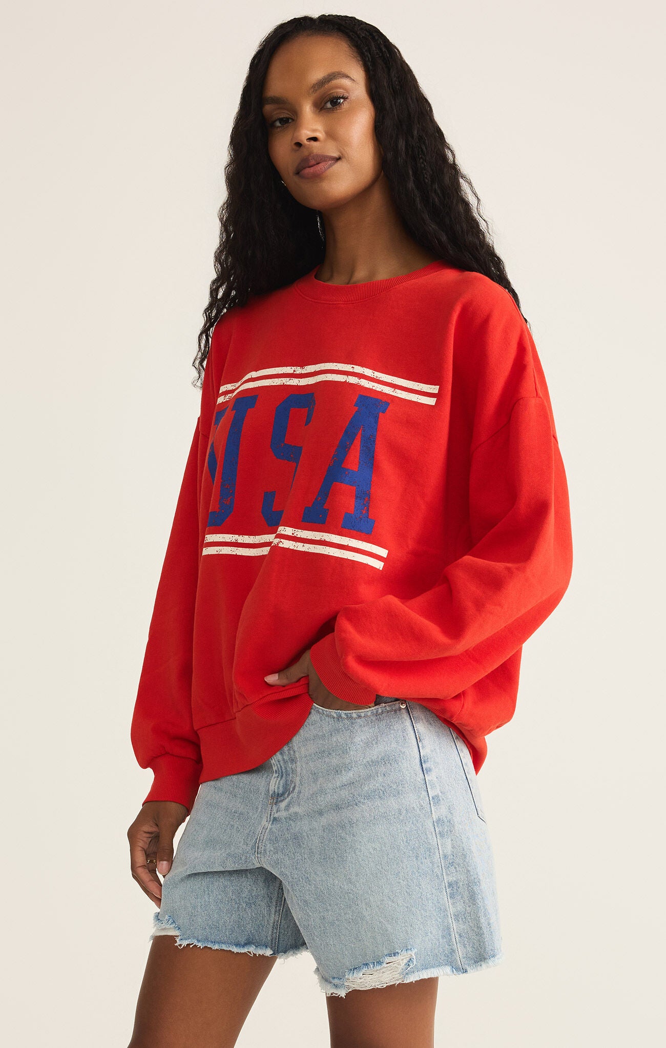 Z SUPPLY USA SUNDAY SWEATSHIRT IN CABANA RED