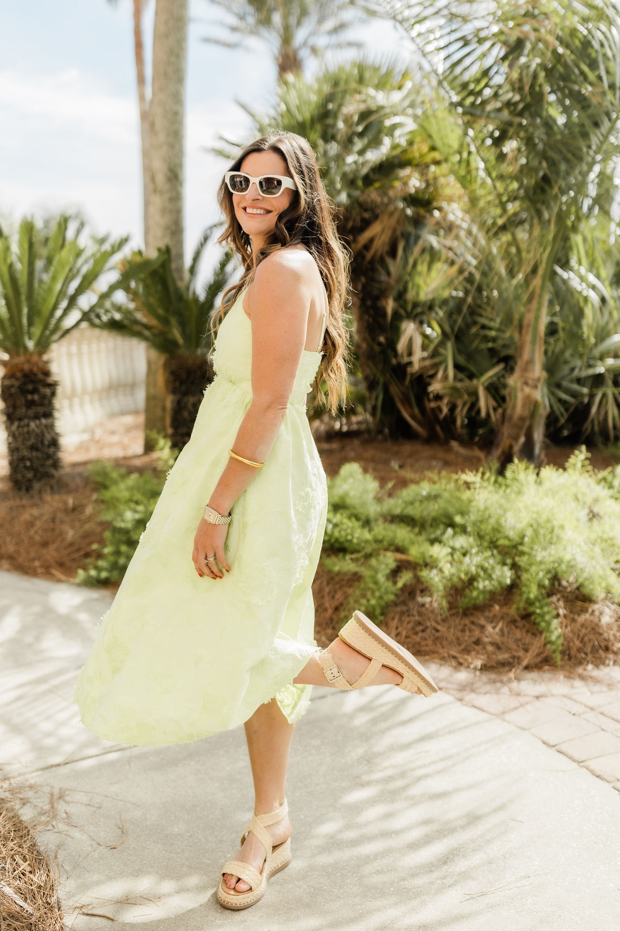 SADIE EMBROIDERED STRAPLESS DRESS IN LIME