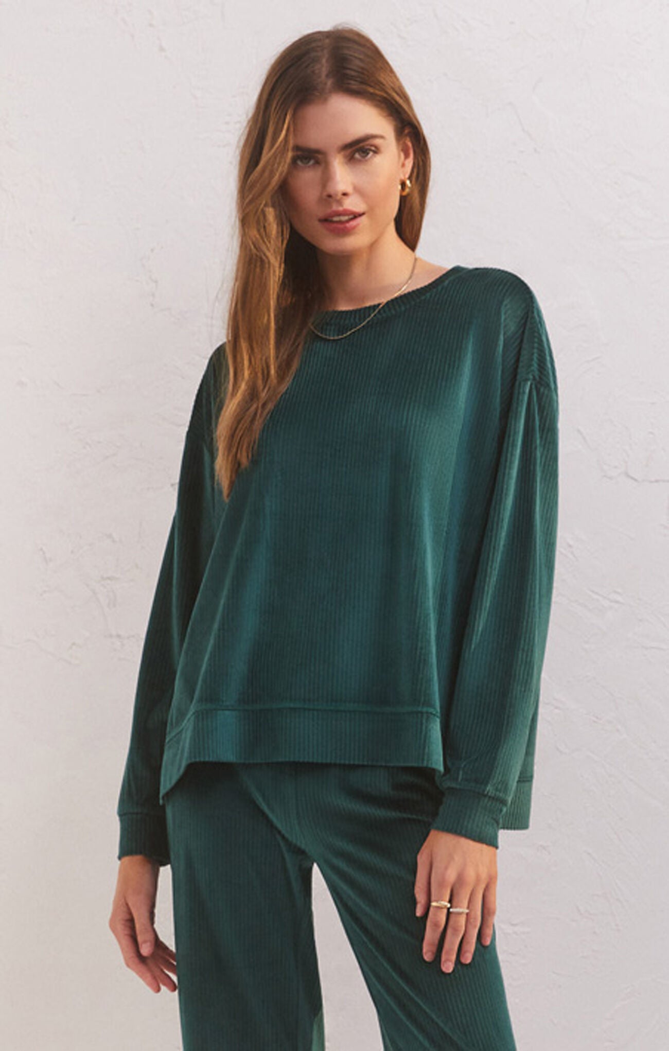 Z SUPPLY NIGHT IN VELOUR TOP IN RICH PINE