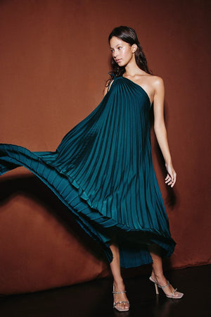 PRETTY PLEATS ONE SHOULDER MIDI DRESS IN EMERALD