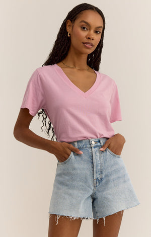 Z SUPPLY GIRLFRIEND V-NECK TEE IN PEONY