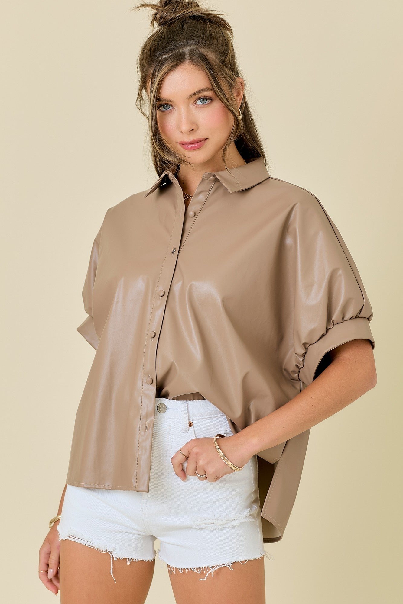 GRETTA OVERSIZED BUTTON DOWN TOP IN MOCHA