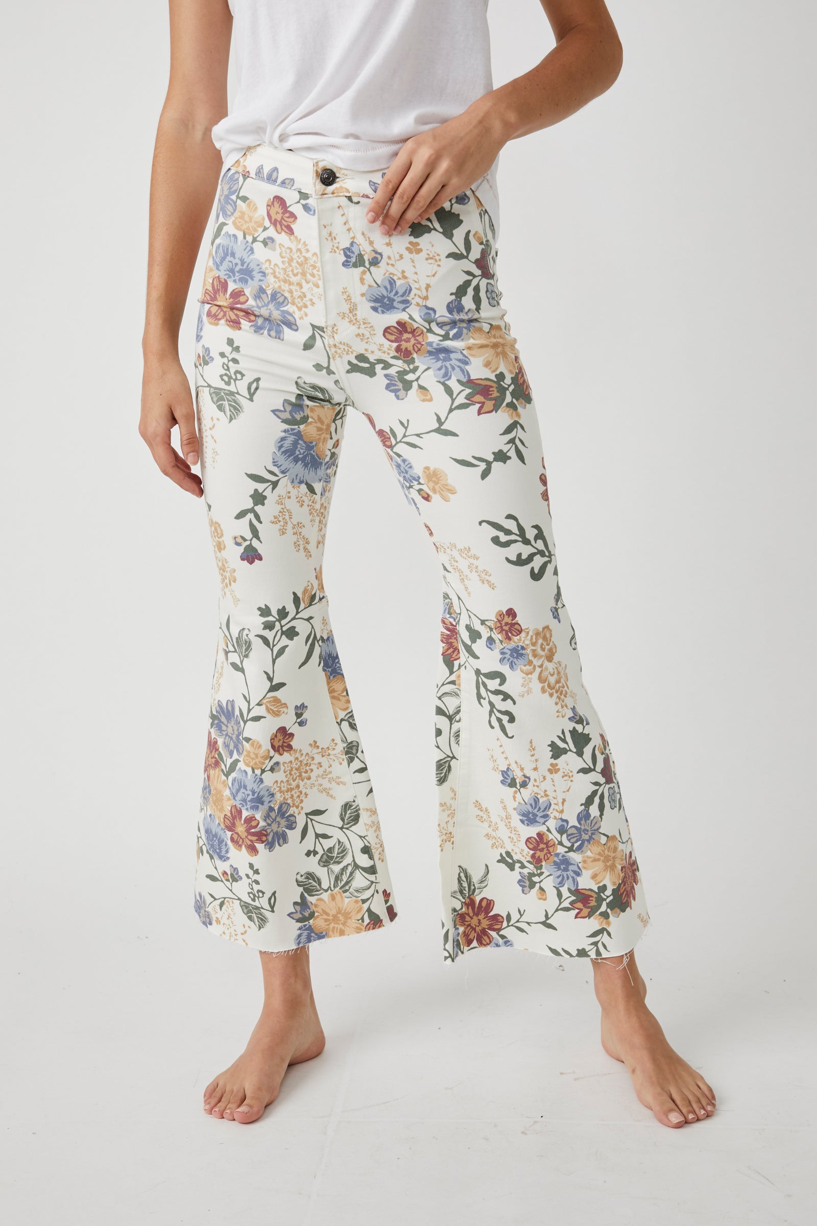 FREE PEOPLE YOUTHQUAKE PRINTED CROP PANTS IN IVORY