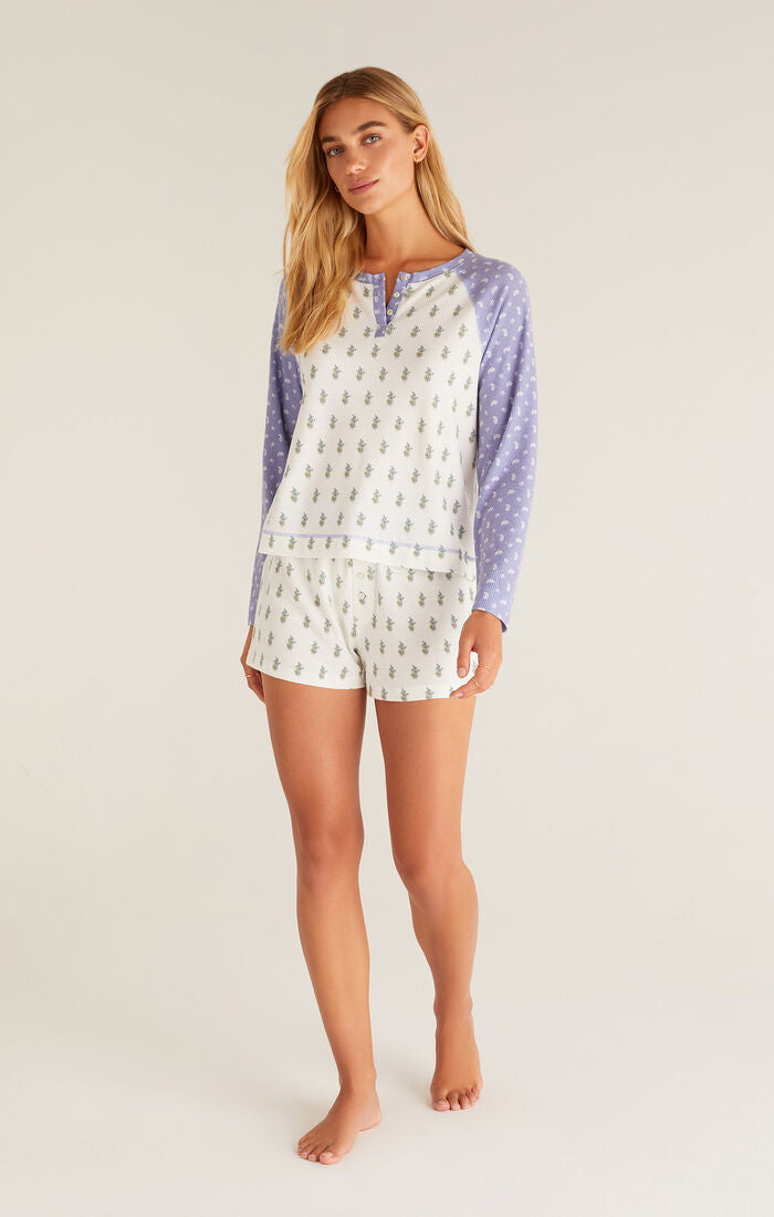Z SUPPLY HAZY FOULARD SHORT IN BONE