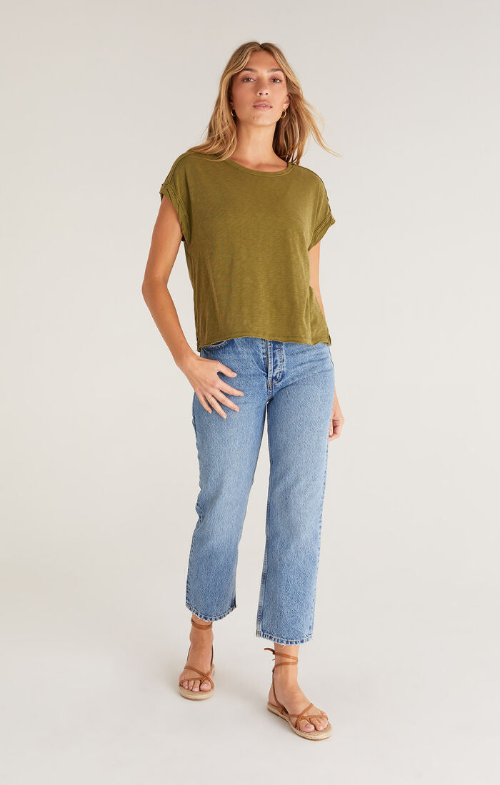 Z SUPPLY MARKET CUFFED TEE IN FERN